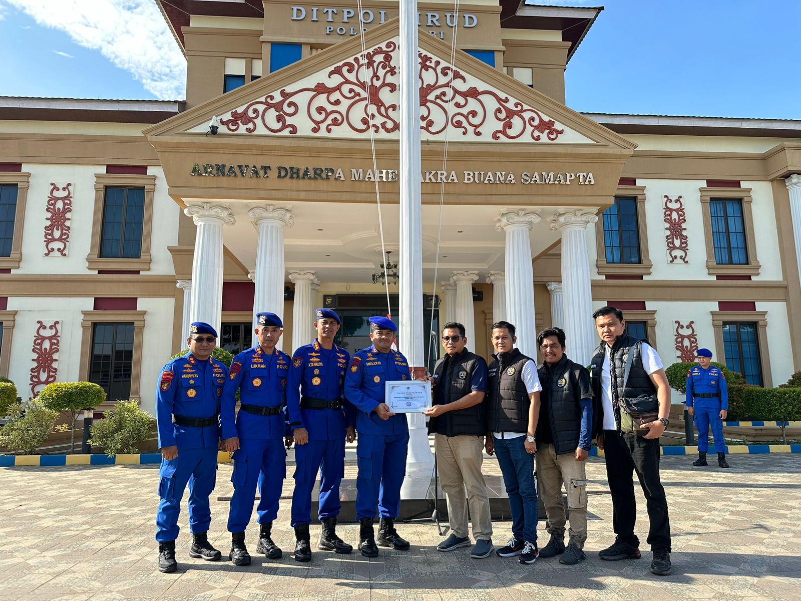 PWI Kota Jambi Berikan Dua Penghargaan Kepada Ditpolairud Polda Jambi