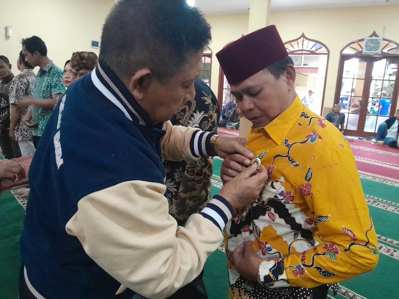 Pasca Dilantik oleh Lurah Cibangkong, Ketua RW 10 Sofyan Sugondo S.I.Kom Bertekad Realisasikan Program Kerjanya