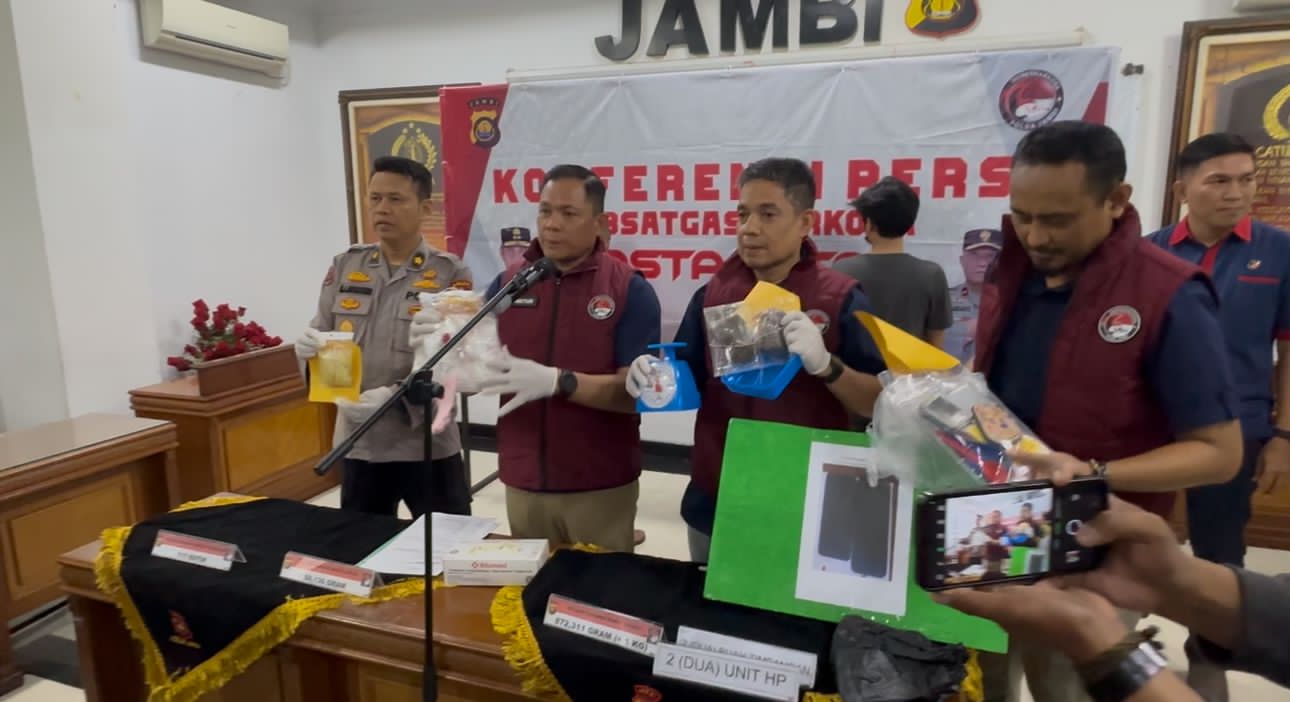 Ditresnarkoba Polda Jambi Ungkap Kasus Narkoba dengan Barang Bukti 1 Kg Shabu, Ganja dan Pil Ekstasi