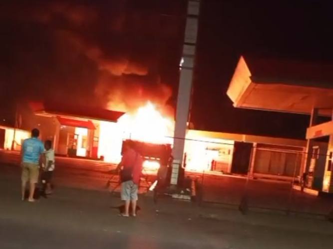 Penyebab Kebakaran Di SPBU Depan Samsat Kota Jambi, Diduga Berasal Dari Sebuah Minibus Grand Max Yang Tengah Melakukan Aktivitas Melansir Atau Menimbun BBM Secara Ilegal