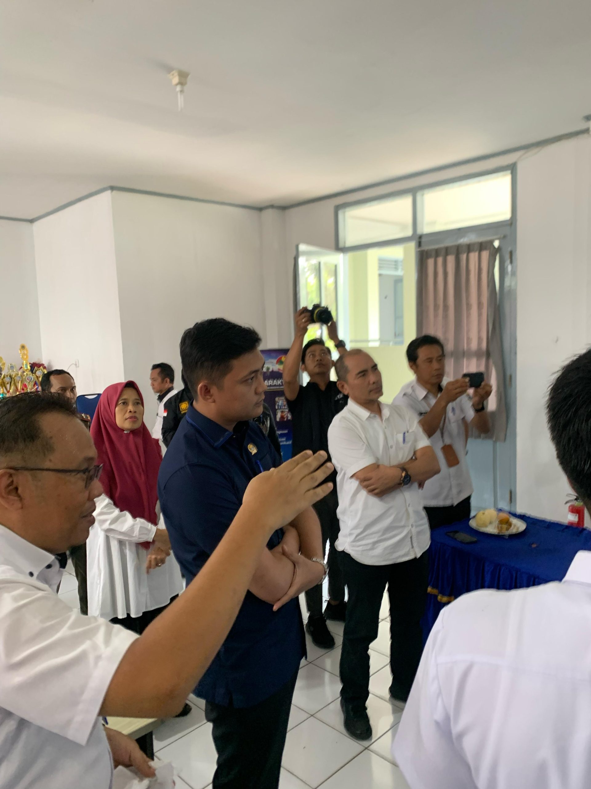 Ketua DPRD Provinsi Jambi, M. Hafiz Pantau Langsung Pelaksanaan Tes Computer Assisted Test (CAT) Untuk Penerimaan Peserta Didik Baru (PPDB) Tahun Ajaran 2025/2026 SMA Titian Teras Abdurrahman Sayoeti