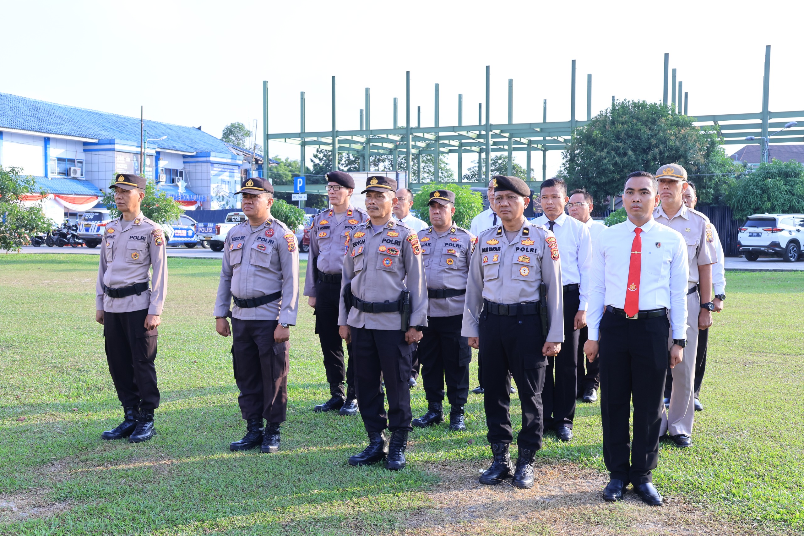 Kado Istimewa di Hari Bhayangkara ke-79, Kapolresta Jambi Pimpin Upacara Kenaikan Pangkat 86 Personel