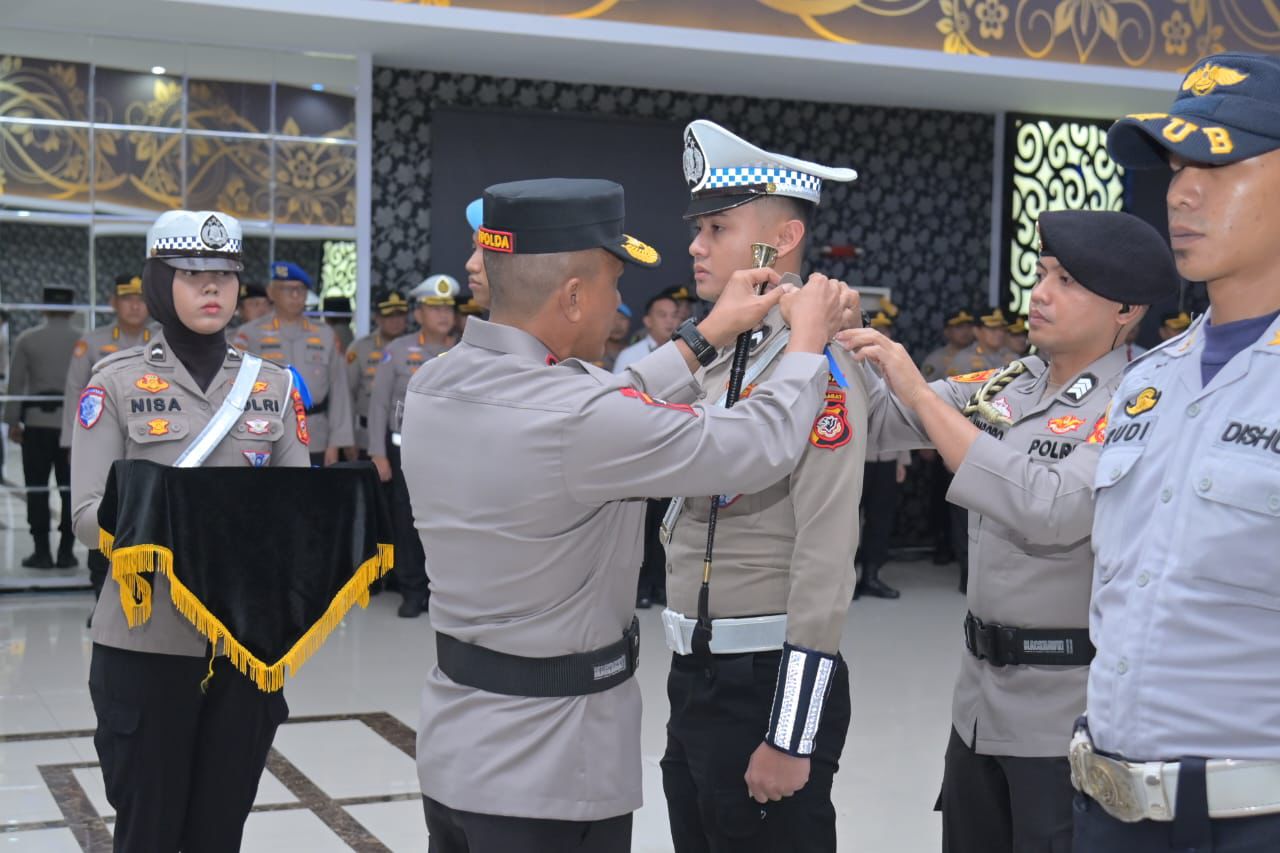 Kapolda Jabar Pimpin Apel Gelar Pasukan Operasi Patuh Lodaya 2025, Ribuan Personel Disiagakan Untuk Wujudkan Ketertiban Lalu Lintas