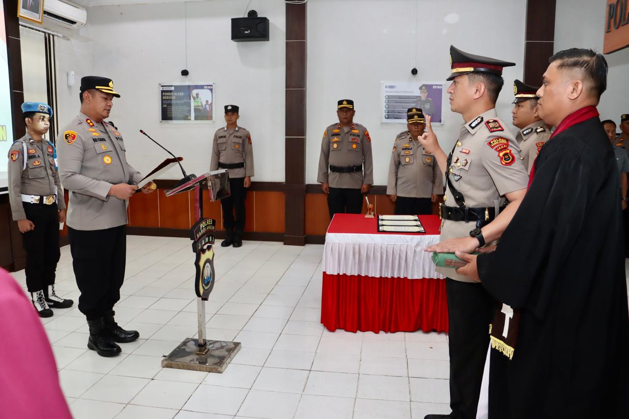 Tongkat Komando Beralih, Kasat Lantas Polres Sarolangun Resmi Berganti