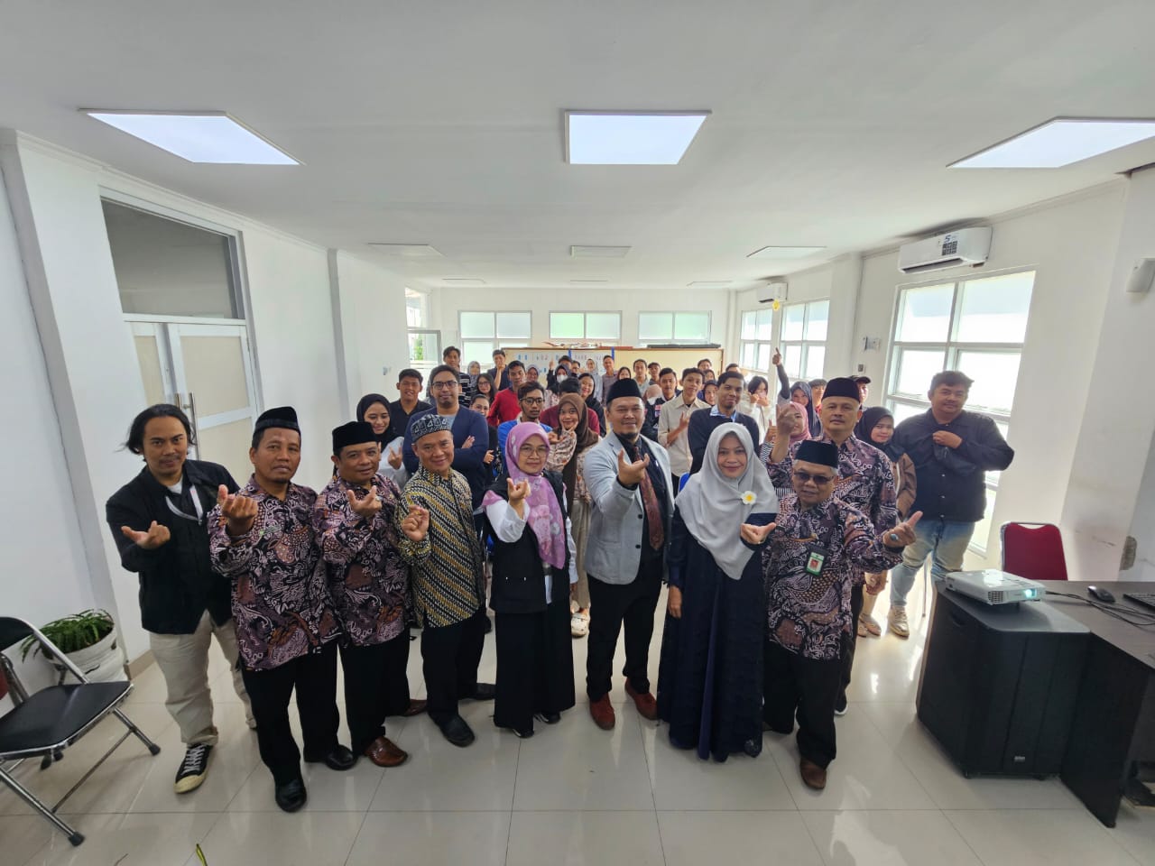 KUA Kecamatan Cicendo Kota Bandung Gelar Bimwin Catin Metode Tatap Muka