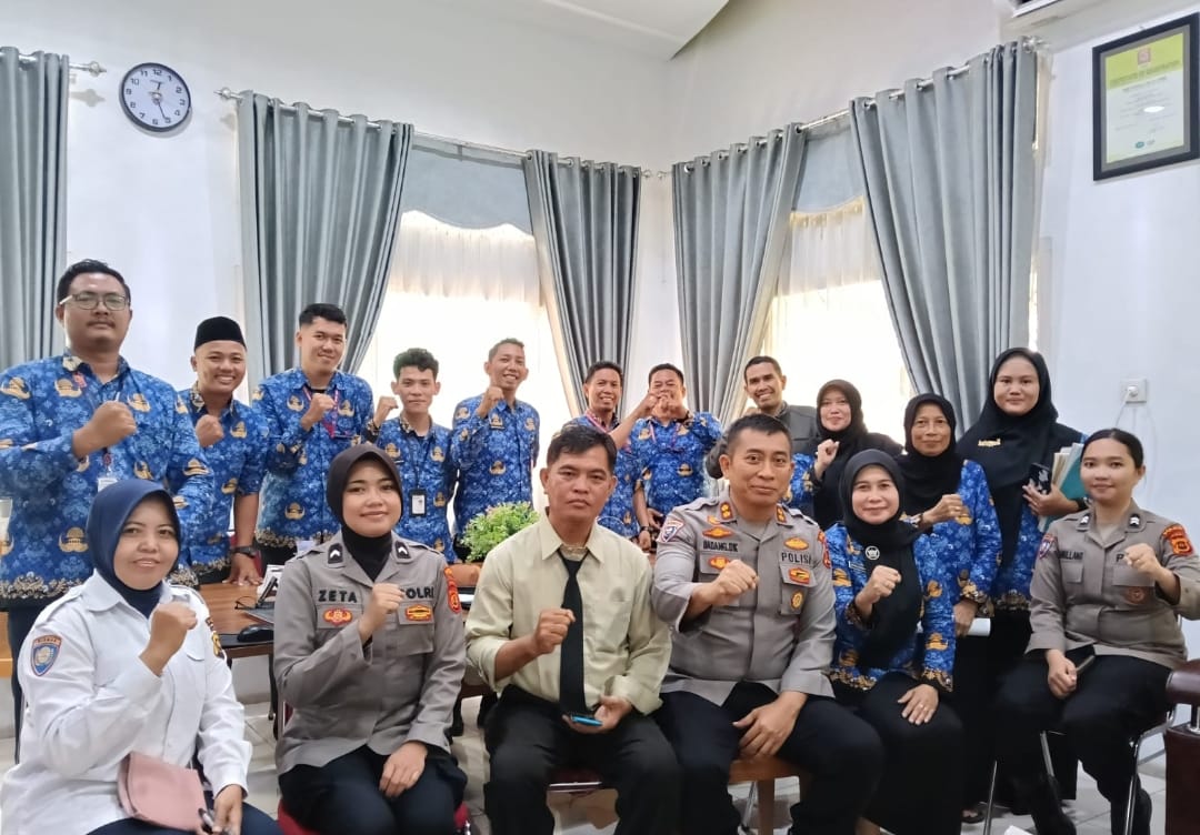 UIN STS Jambi Gandeng Polda dan Kominfo Edukasi Siswa SMKN 2 tentang Bahaya Dunia Digital