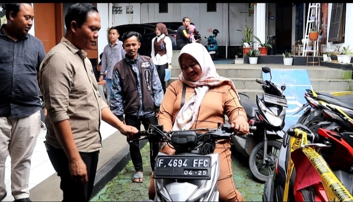 Empat Motor Curian Kembali, Tangis Haru Pecah di Kantor Polisi