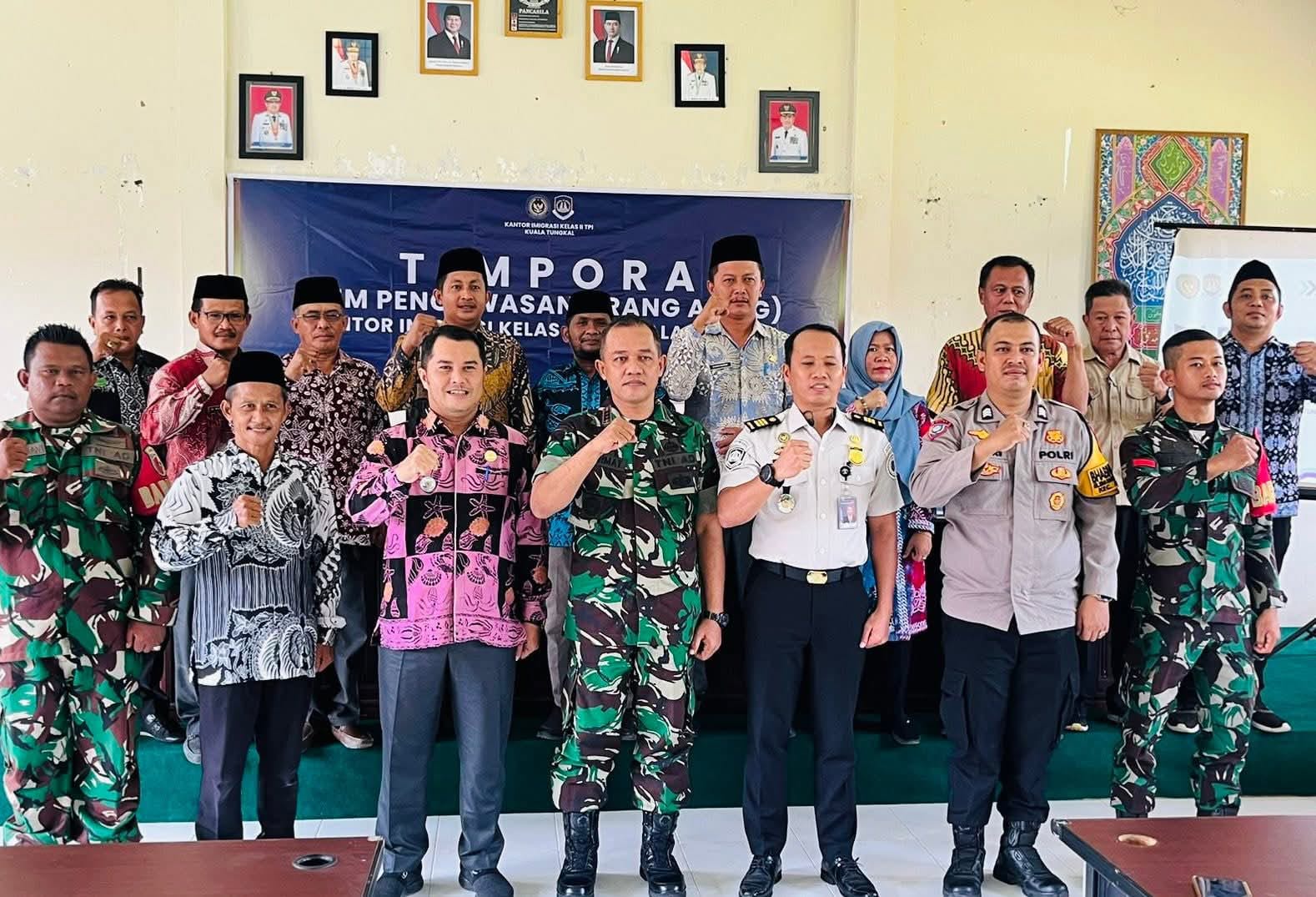Perkuat Pengawasan Orang Asing, Imigrasi Kuala Tungkal Gelar Rapat TIMPORA di Bram Itam