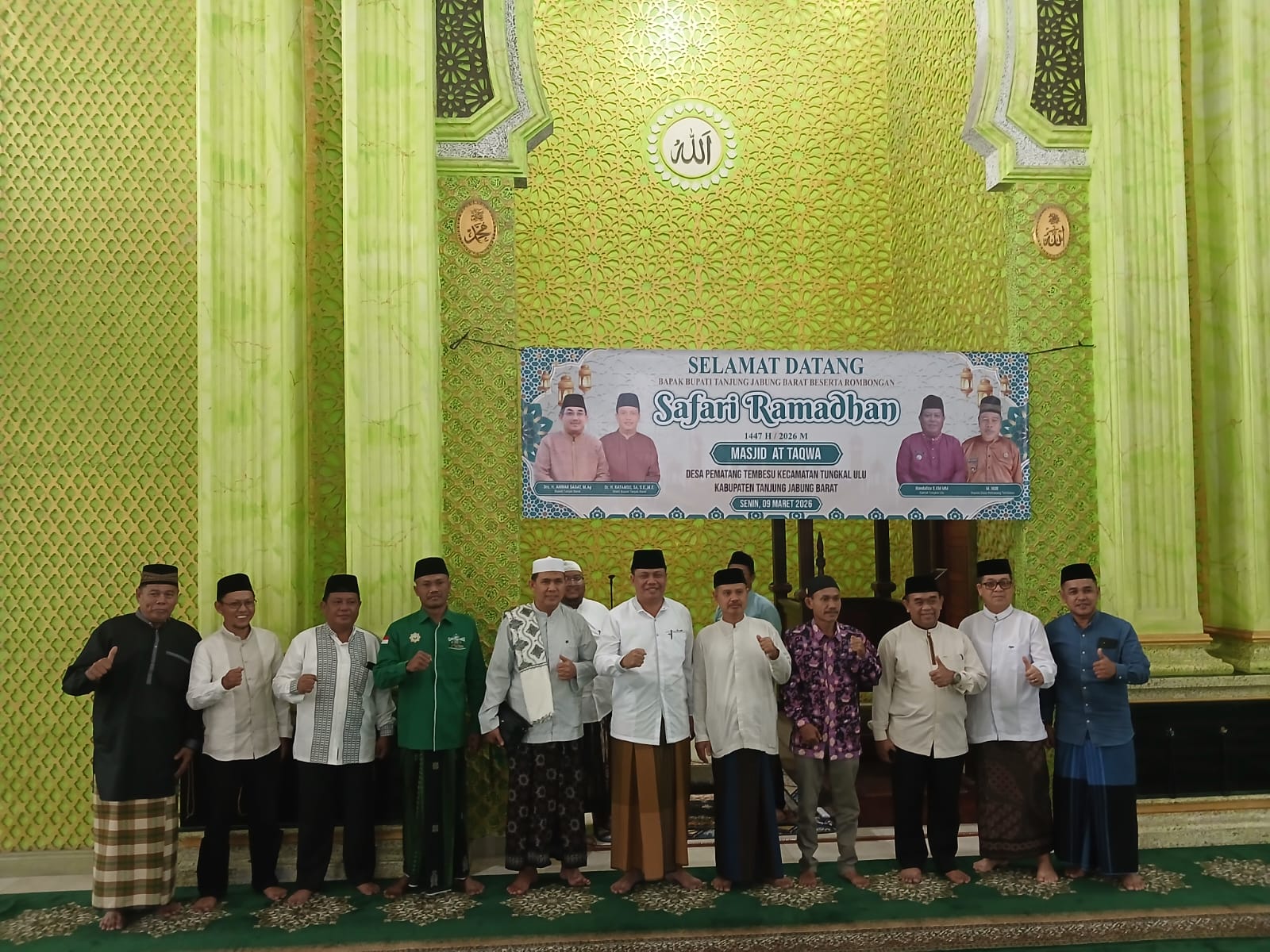 Safari Ramadhan di Tungkal Ulu: Wabup Katamso Serahkan Bantuan, Kapolsek Pastikan Situasi Aman