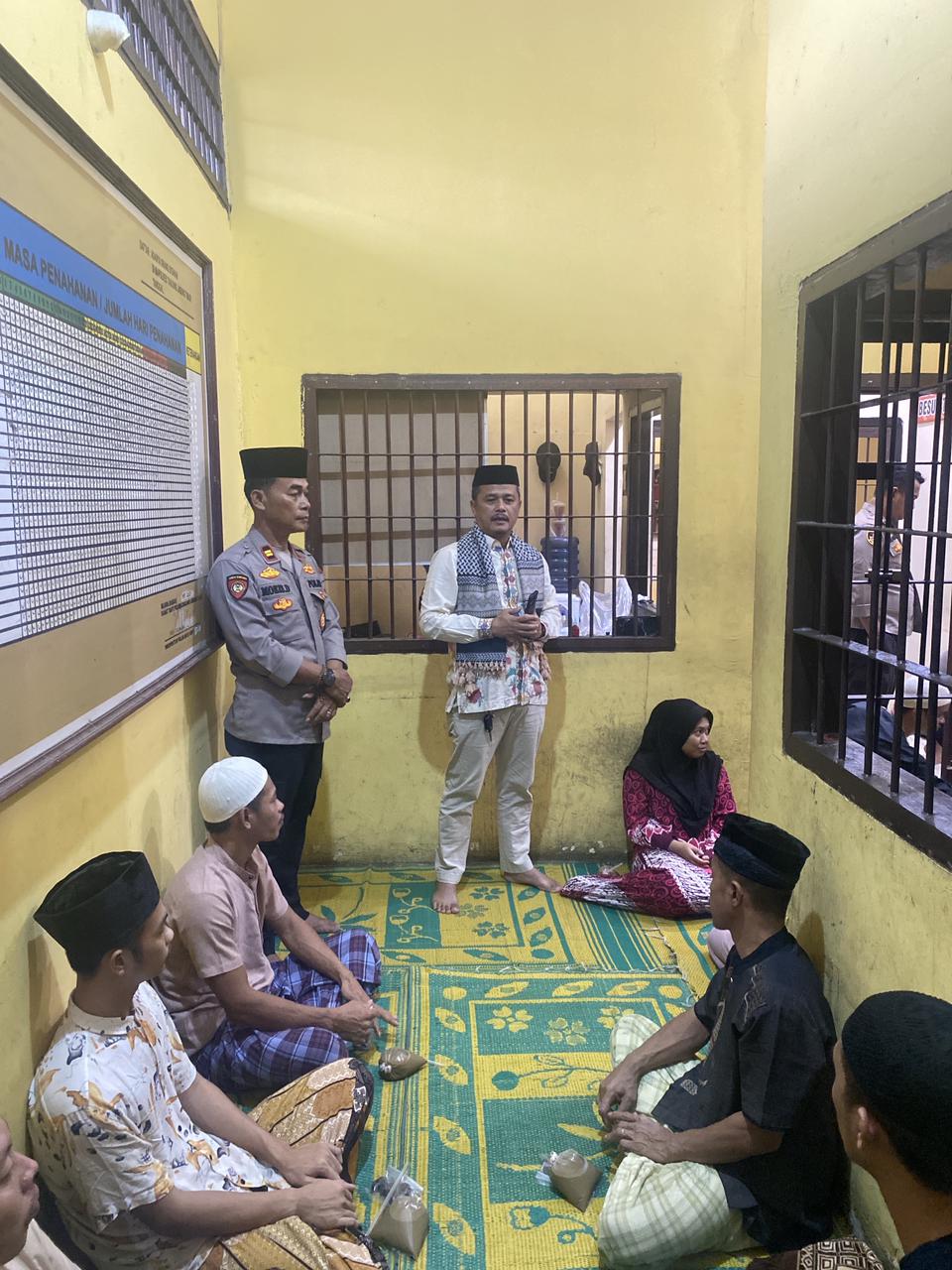Hangatnya Ramadan di Balik Jeruji: Sat Tahti Polres Tanjab Timur Buka Puasa Bersama Tahanan, Hadirkan Sentuhan Kemanusiaan